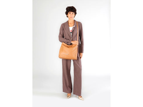 CafèNoir Sacca Morbida Cammello con Applicazione Rivetti