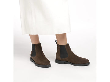 Frau Chelsea Women's Autumn/Winter Boot in Brown Suede