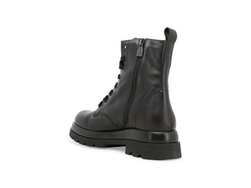 Dettaglio tacco monoblocco 3 cm e suola gomma anfibi Melluso