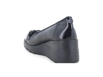Dettaglio tacco zeppa 5 cm e suola gomma décolleté Melluso