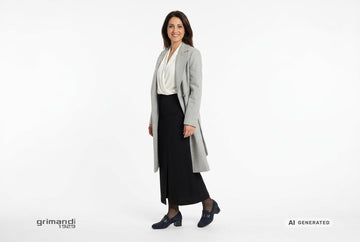 Mocassini Melluso donna indossati con cappotto lana grigio perla, sottogiacca panna e gonna lunga in cady nero. Outfit 1