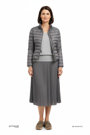Outfit 2 – Piumino sciancrato grigio piombo - AI-Generated Model