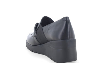 Dettaglio tacco zeppa 5 cm e suola gomma mocassini Melluso