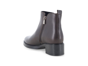 Dettaglio tacco monoblocco 4 cm e suola gomma stivaletti Melluso