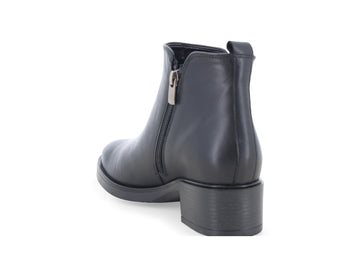Dettaglio tacco monoblocco 4 cm e suola gomma stivaletti Melluso