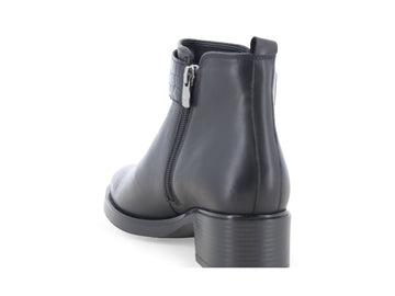 Dettaglio tacco monoblocco 4 cm e suola gomma stivaletti Melluso