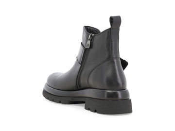 Dettaglio tacco monoblocco 3 cm e suola gomma stivaletti Melluso