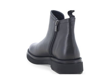 Dettaglio tacco monoblocco 3 cm e suola gomma stivaletti Melluso