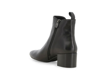 Dettaglio tacco blocco 5 cm e suola gomma stivaletti Melluso