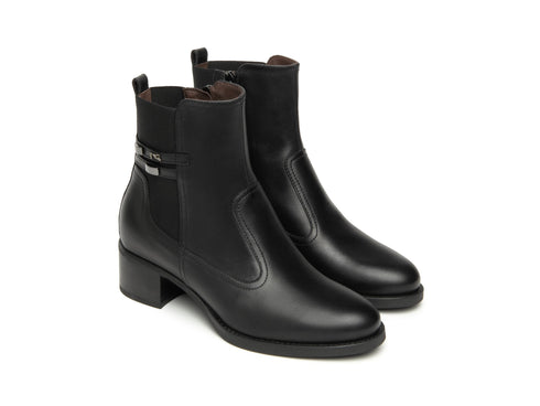 NeroGiardini Women's Black Leather Ankle Boots with Medium Heel