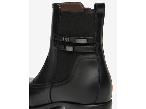 NeroGiardini Women's Black Leather Ankle Boots with Medium Heel
