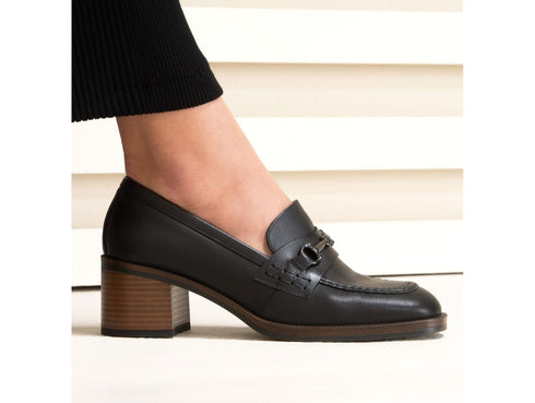 Nero Giardini Mocassini Made in Italy con Morsetto Tomaia Pelle