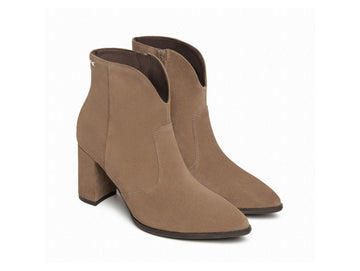 NeroGiardini Tronchetti Eleganti in Suede con Scollo a V