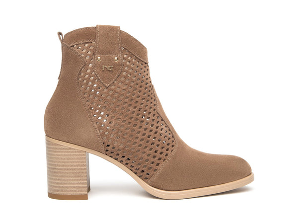 Tronchetto NeroGiardini Donna in Suede Traforato Marrone