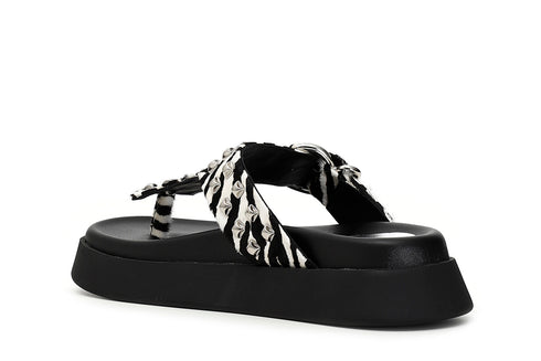 CafèNoir Donna Infradito in pelle con pelo e borchie C1FF8220W023 Zebrato bianco nero