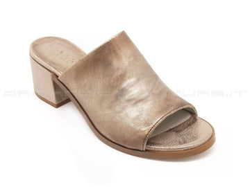 Dei colli ciabatte con tacco donna beige