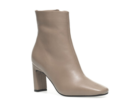 Frau elegant leather ankle boots with heel