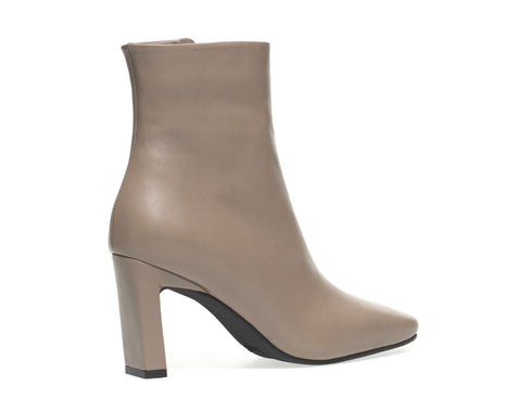 Frau elegant leather ankle boots with heel
