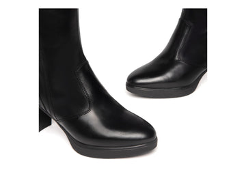 NeroGiardini medium heel boots in smooth leather