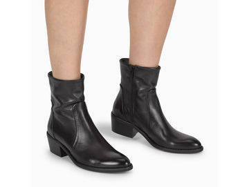 Felmini Women's Minimal Black Leather Ankle Boots F/W