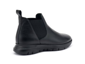 Frau Chelsea Women's Comfort Tech Boot in Black Leather