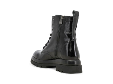 Dettaglio tacco monoblocco 3 cm e suola gomma anfibi Melluso