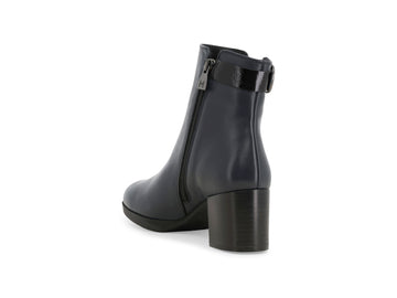 Dettaglio tacco blocco 6 cm e suola gomma stivaletti Melluso