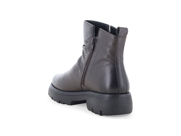 Dettaglio tacco monoblocco 4 cm e suola gomma stivaletti Melluso