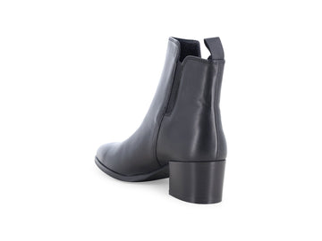 Dettaglio tacco blocco 5 cm e suola gomma stivaletti Melluso