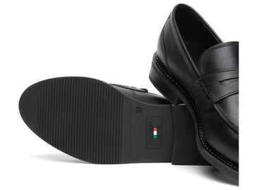 NeroGiardini Women's Loafers in Black Leather